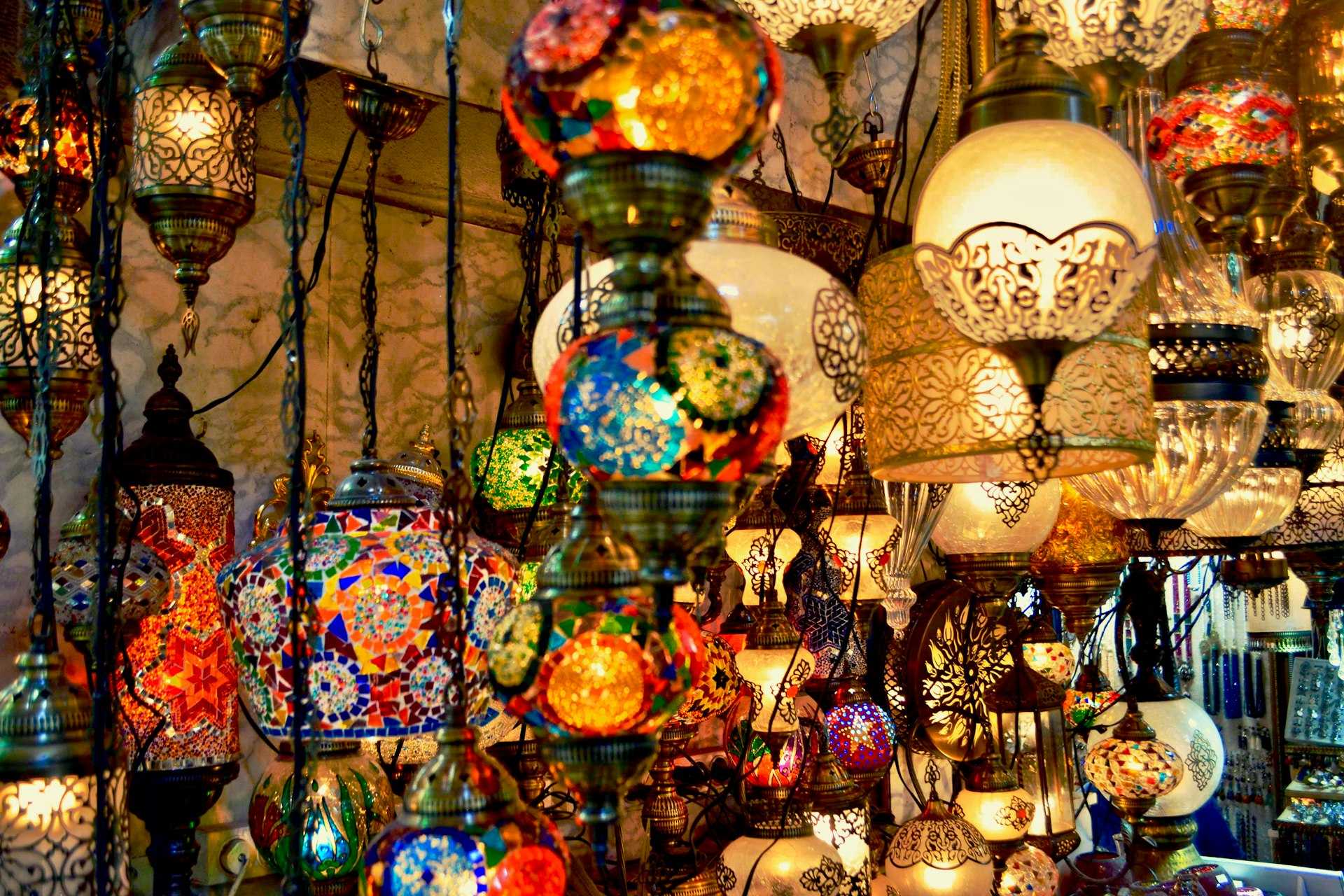 Haggling in Turkish Bazaars: How to Negotiate Like a Local