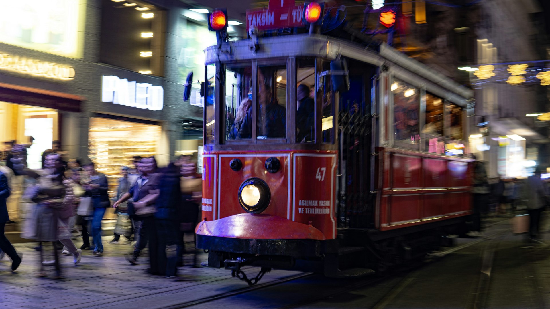 Istanbul Transport Guide: Metro, Tram, Ferry & Istanbulkart Explained